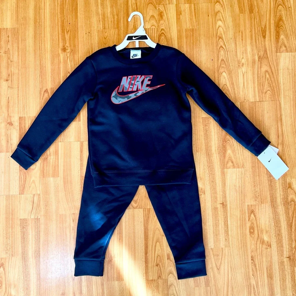 Nike boy black 2 piece set